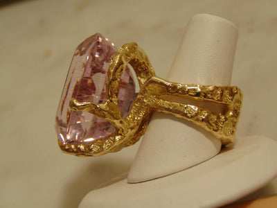 60Ct Natural Kunzite Diamond Ring: 18Kt Gold Twisted Vine Statement Ring