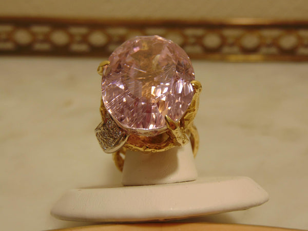 60Ct Natural Kunzite Diamond Ring: 18Kt Gold Twisted Vine Statement Ring