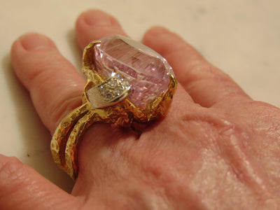 60Ct Natural Kunzite Diamond Ring: 18Kt Gold Twisted Vine Statement Ring
