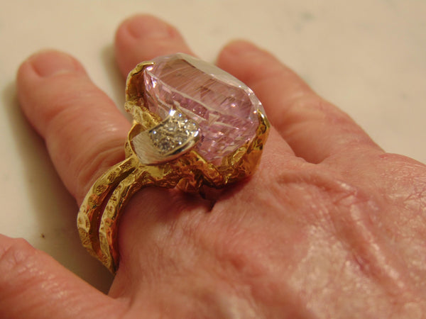 60Ct Natural Kunzite Diamond Ring: 18Kt Gold Twisted Vine Statement Ring