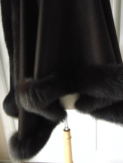 One Size BrownShawl Trimmed In Fox Fur, Peri 100% Wrap Brown