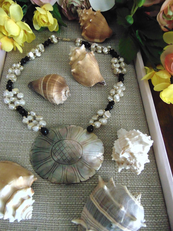 Black Beads White Pearls Seashell Center Necklace, Brach Vacation Necklaces