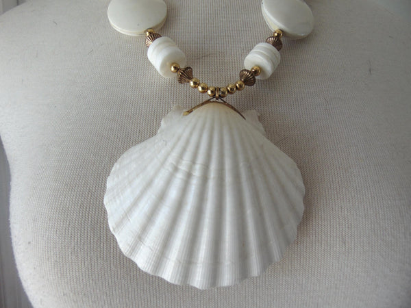 Seashell Necklace For Cruises-Resort Wear-Beach Or Island Vacations-Lilly Pulitzer Fashion-Summer Weddings-Pool Parties-Dinners-Patio Partys
