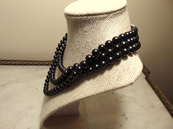 Elizabeth Taylor Midnight Romance Black Pearl Three Strand Necklace