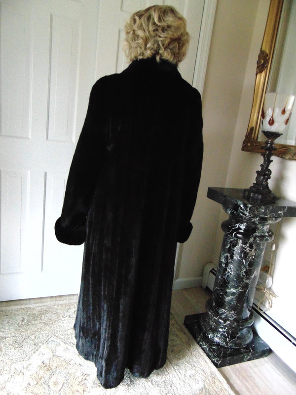 Estate Blackglama Mink Fur Size XL