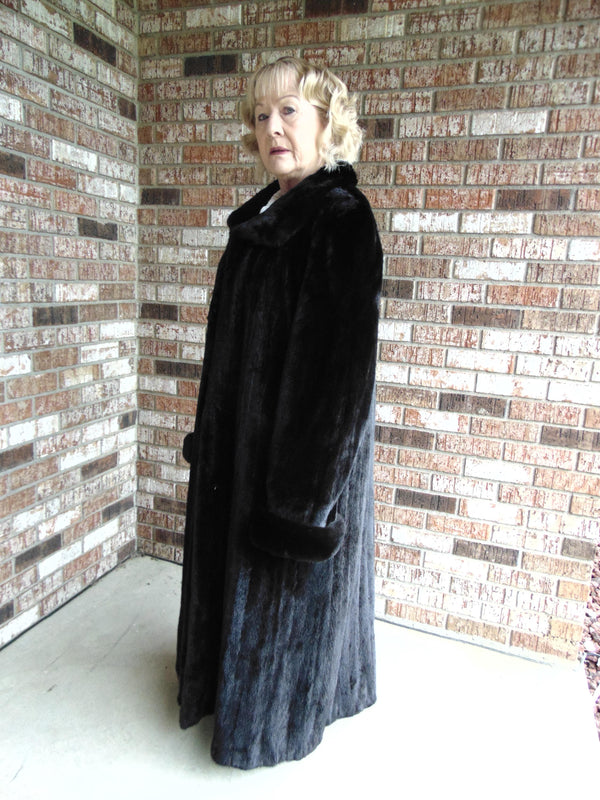 Estate Blackglama Mink Fur Size XL