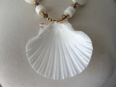 Seashell Necklace For Cruises-Resort Wear-Beach Or Island Vacations-Lilly Pulitzer Fashion-Summer Weddings-Pool Parties-Dinners-Patio Partys
