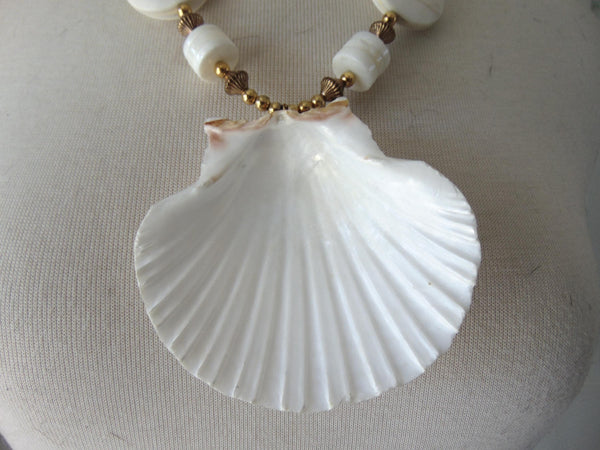Seashell Necklace For Cruises-Resort Wear-Beach Or Island Vacations-Lilly Pulitzer Fashion-Summer Weddings-Pool Parties-Dinners-Patio Partys