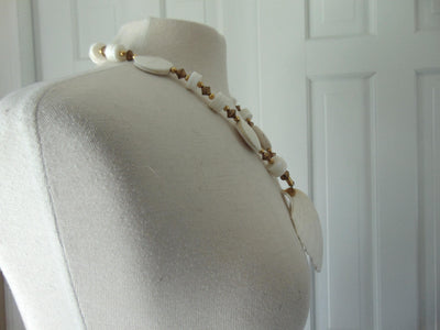 Seashell Necklace For Cruises-Resort Wear-Beach Or Island Vacations-Lilly Pulitzer Fashion-Summer Weddings-Pool Parties-Dinners-Patio Partys