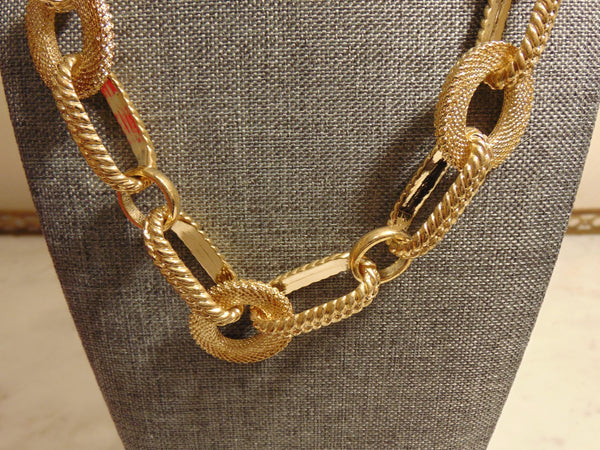 Kenneth Jay Lane Gold Chain Link And Circle Necklace